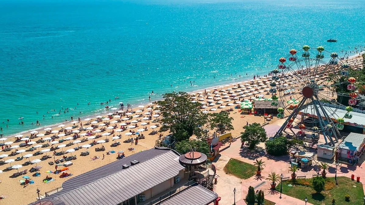 Bulgārijas Melnās jūras piekrastes viesnīca ar smilšu pludmali