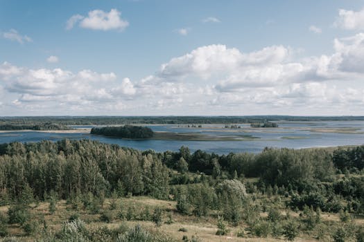 Pasaules gali rokas stiepiena attālumā